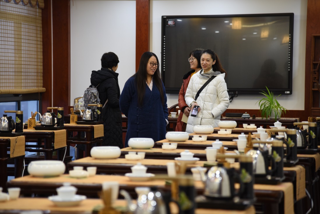 北京工业职业技术学院一行到明德学院参观交流