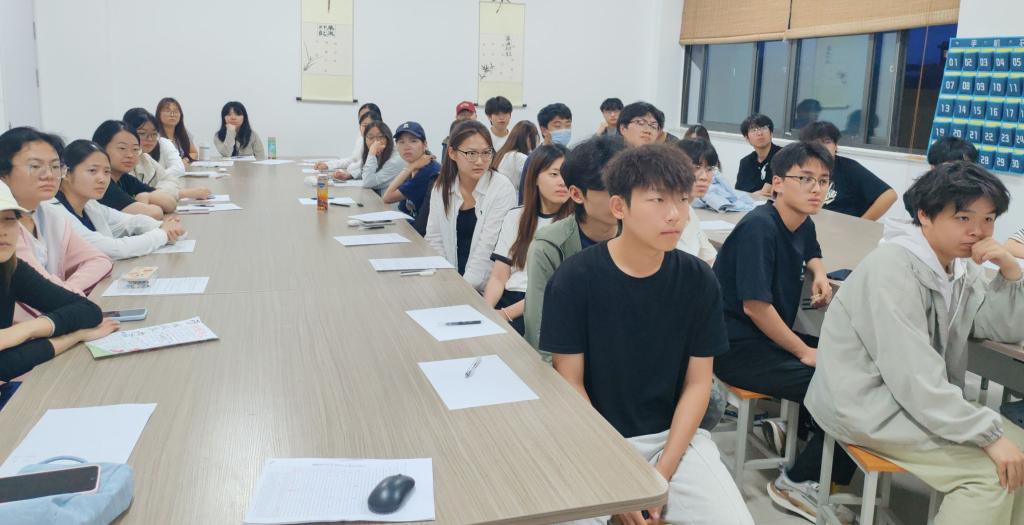 AI绘脸谱：人工智能遇上千年国粹 ——《异彩纷呈的民族文化》